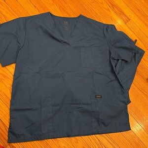 Teal Scrubs by Dagacci